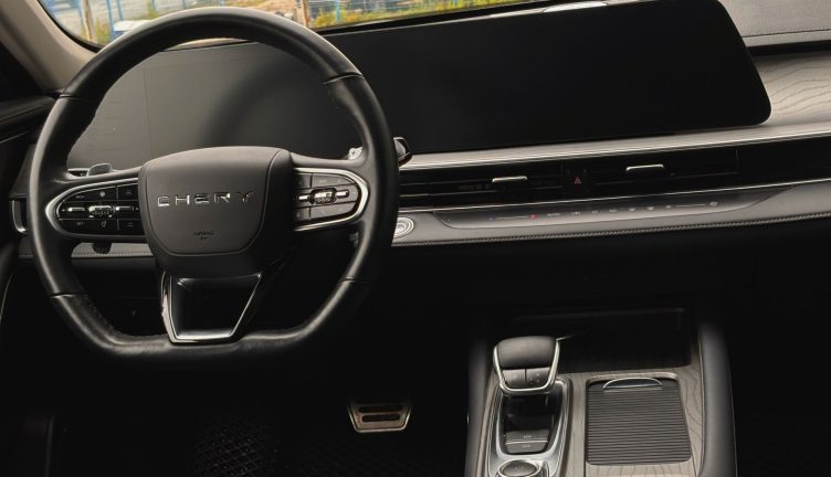 Chery Arrizo 8